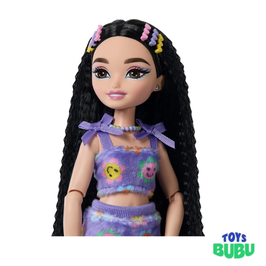 Barbie Dream Besties Renee Doll – Roller Skating Fashion Doll with Accessories (12 Pieces)