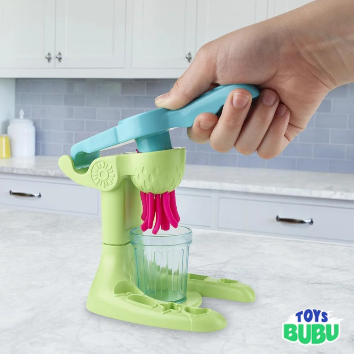 Play-Doh Juice Squeezin’ Juicer Set – Kitchen Creations Toy with 4 Colors (Ages 3+)